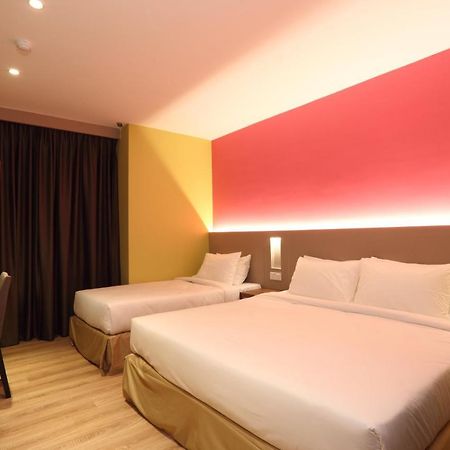 Capital O 9010 Yee Hotel Johor Bahru Esterno foto