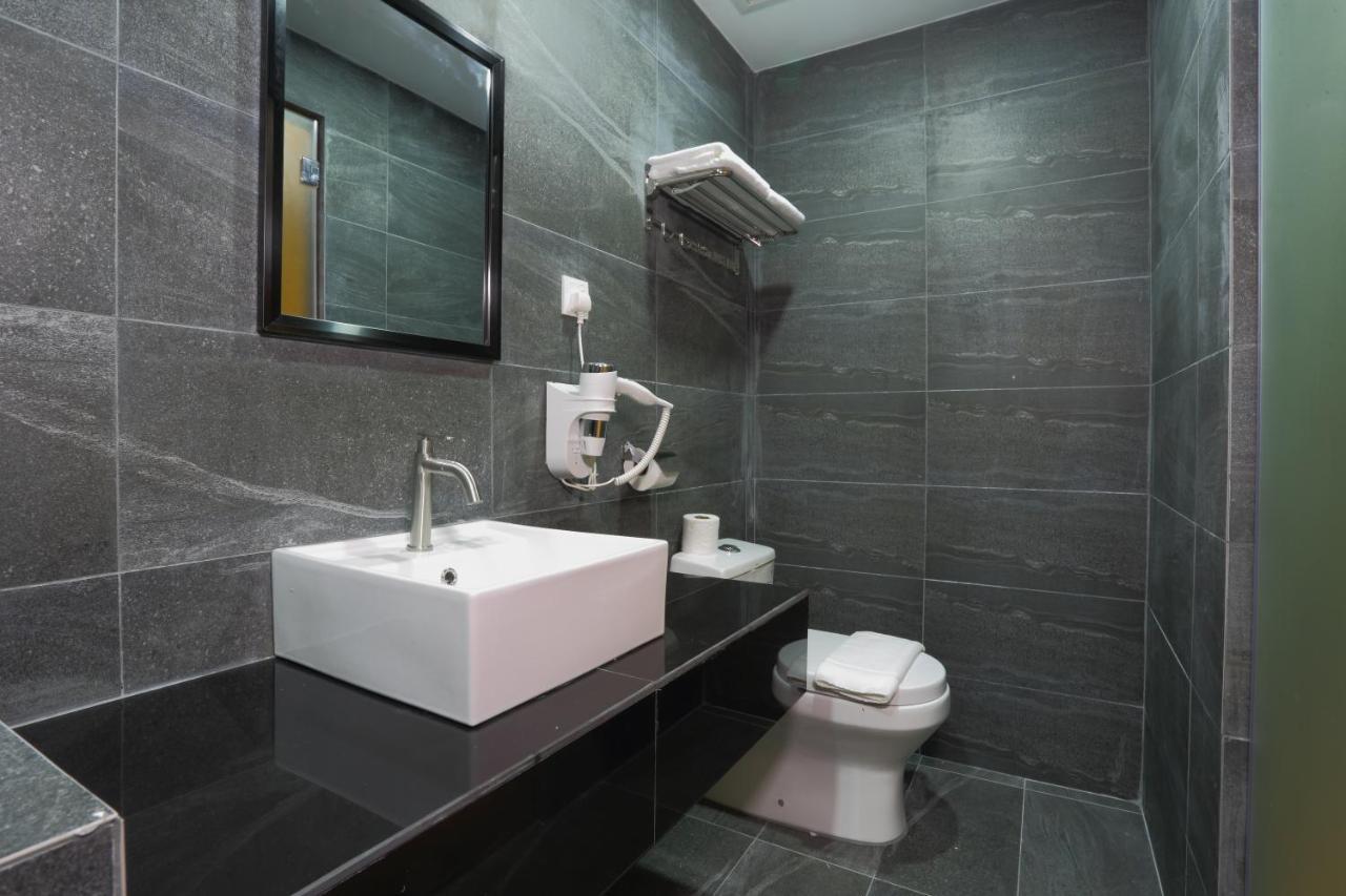 Capital O 9010 Yee Hotel Johor Bahru Esterno foto